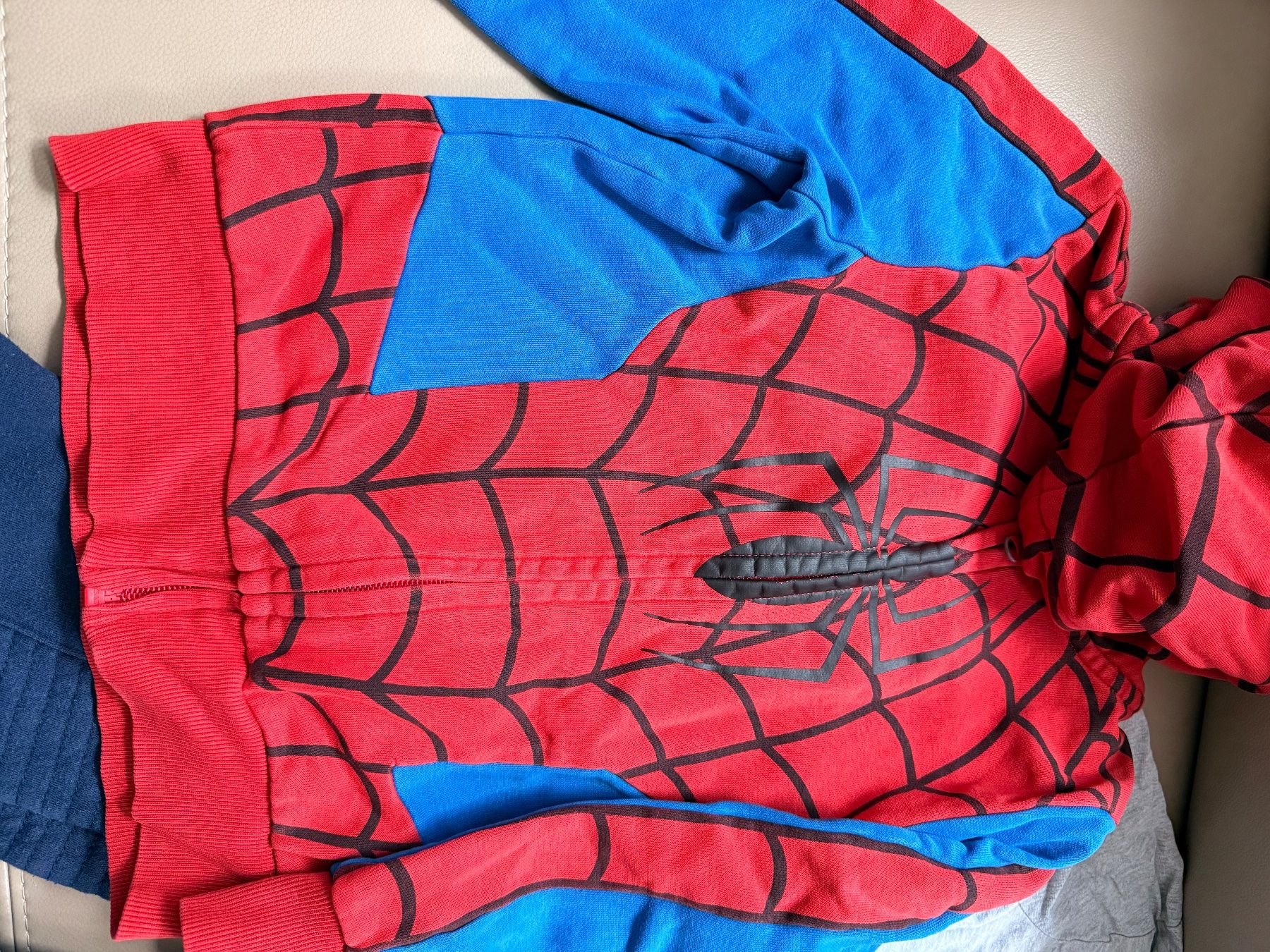Lotti & Set di vestiti: Marvel Spiderman Fall/Winter Clothing Set 122 – Usato da Diessenhofen venduto da mar_8cyl 2