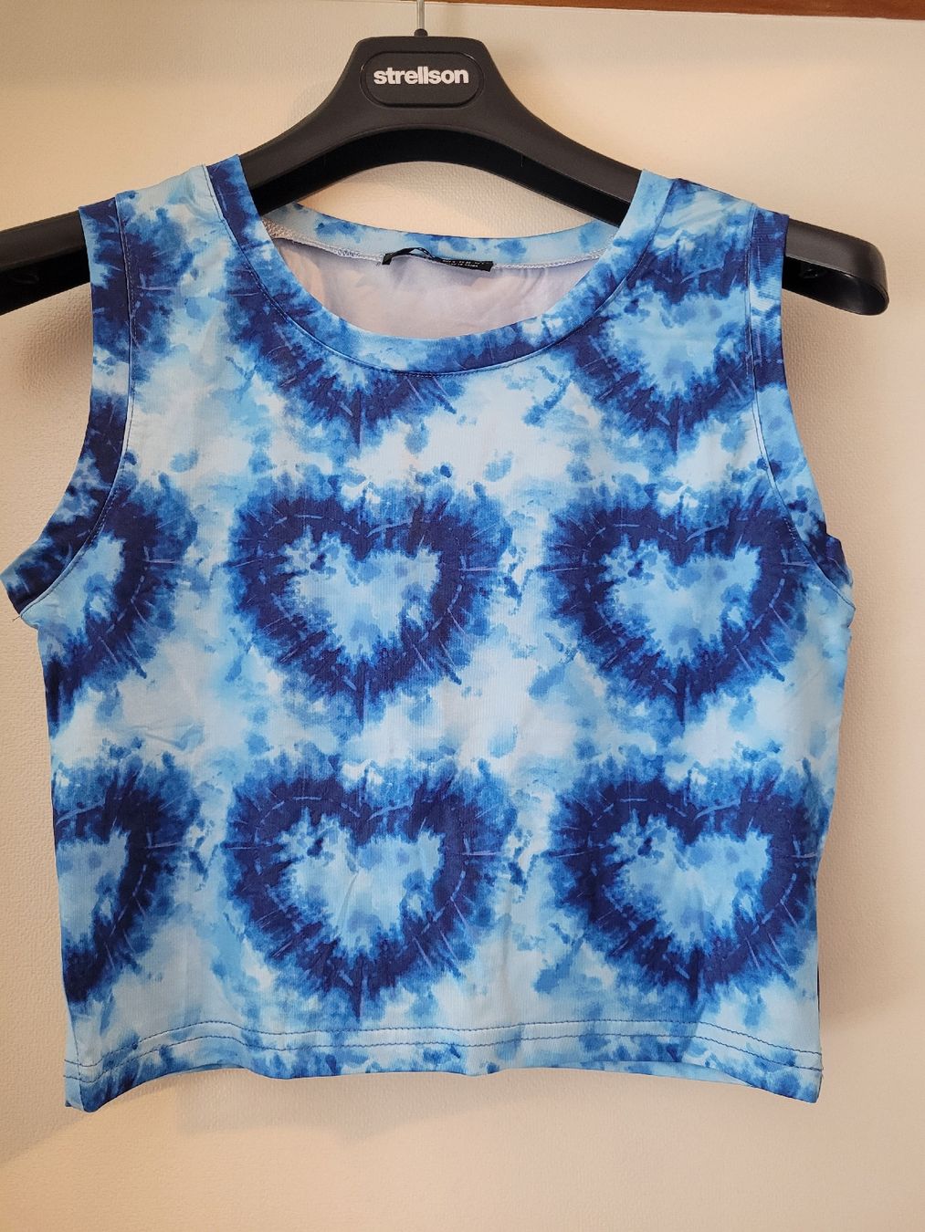 Tops: Crop Top – Neu (gemäss Beschreibung) aus Zürich von vic_w2tl