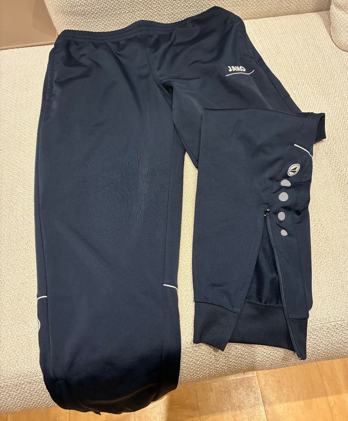 Pantaloni: Jakos Trainingshose, Marineblau, Gr. L – Usato da Adliswil venduto da eku_8mgk