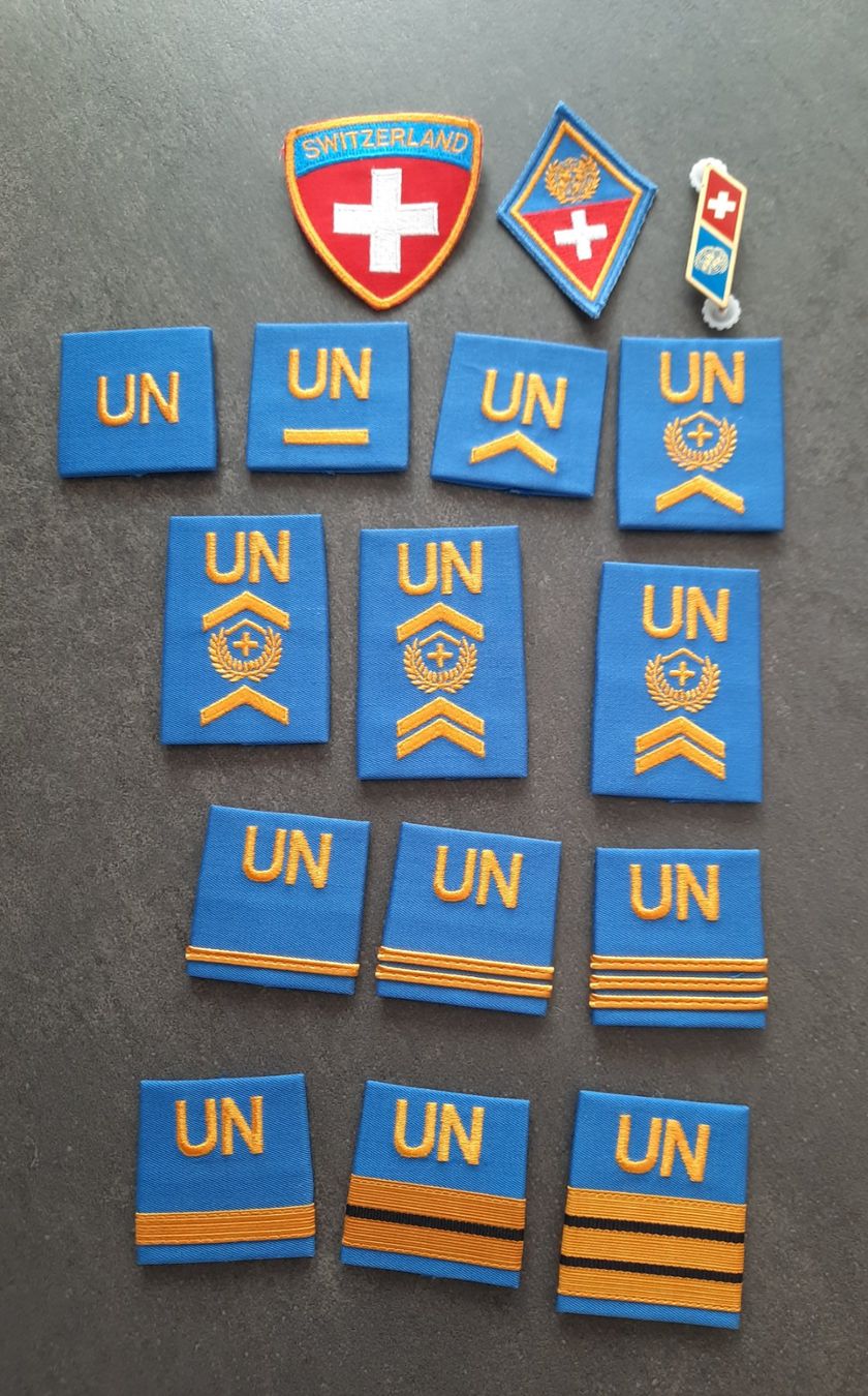 Schweizer Armee Placchette & Badge: militaire UN – Nuovo (secondo la descrizione) da Collombey venduto da LRJ1