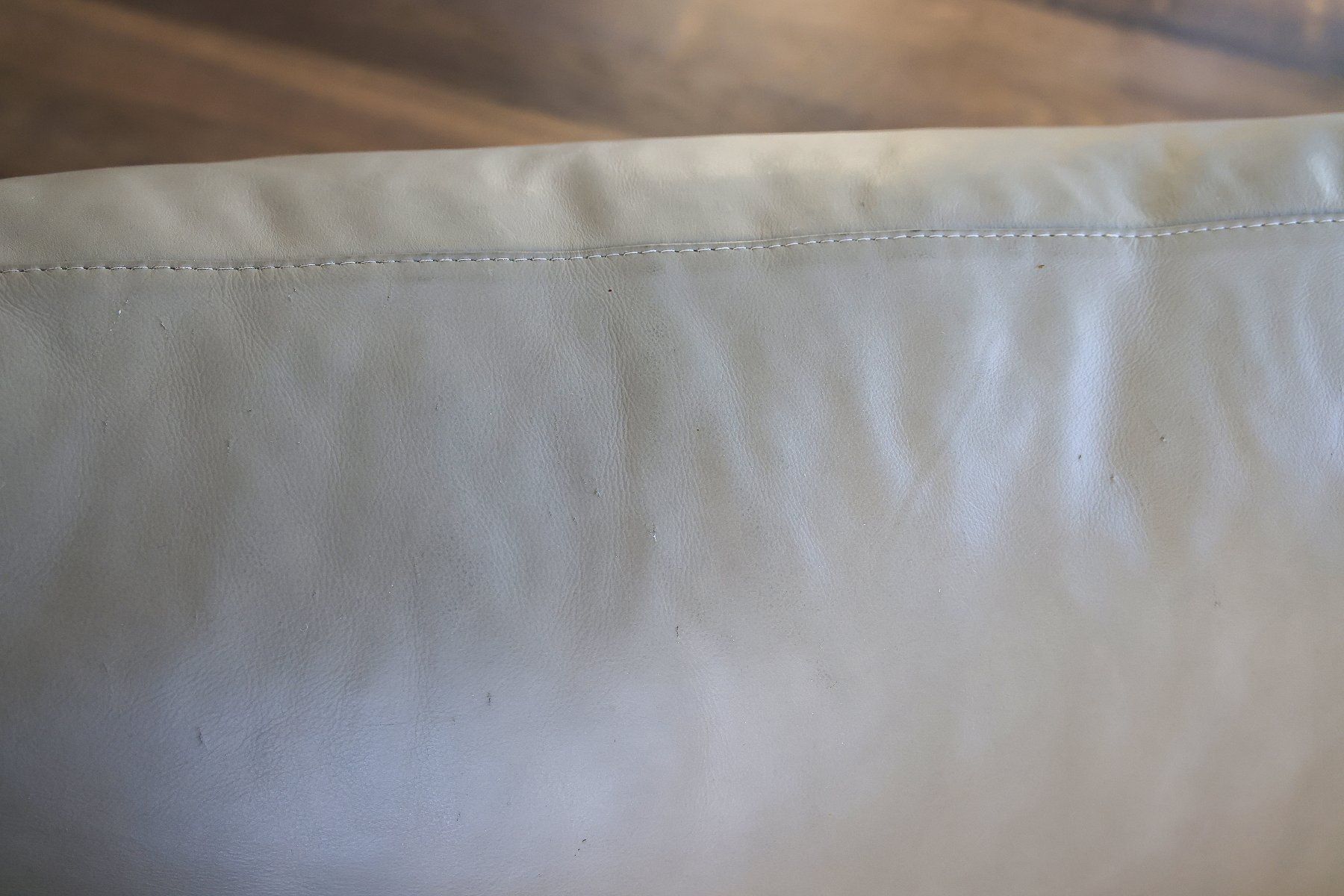 Divani: Sofa Leder mit Nackenstütze gebraucht – Usato da Zollikofen venduto da Dieben 3