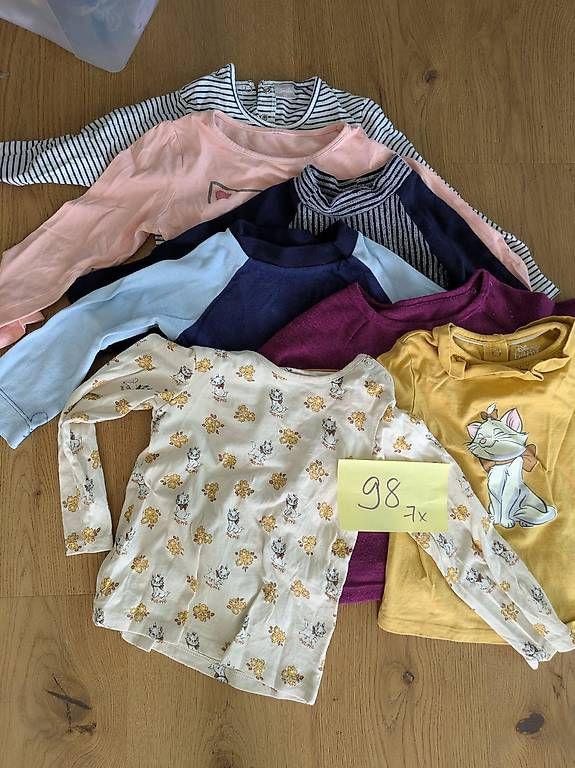 Lotti & Set di vestiti: Grösse 98: Kleiderwundertüte :-) – Usato da Turbenthal venduto da Famara2010 2