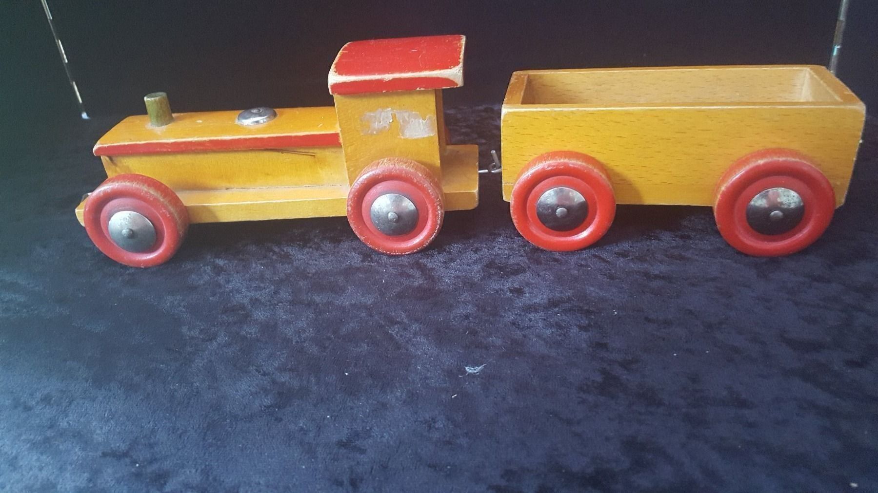 Articoli in legno: Holzzügli mit Wagen – Usato da Reinach venduto da 3Guggerli 2