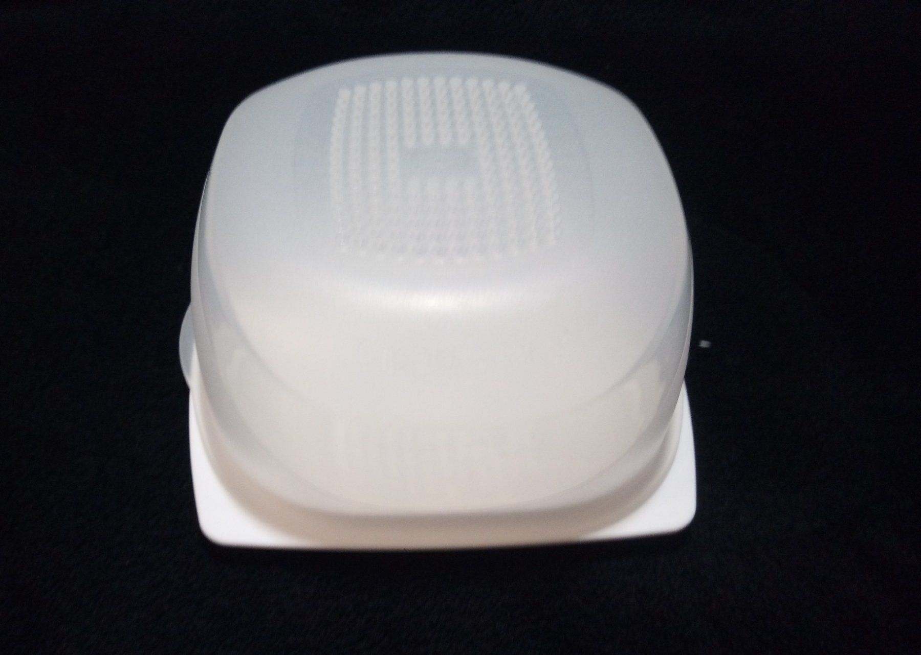 Tupperware Contenitori & Simili: TUPPERWARE CheeSmart Käsemax Käseglocke – Usato da Werdenberg venduto da EXA-Secondhand 1