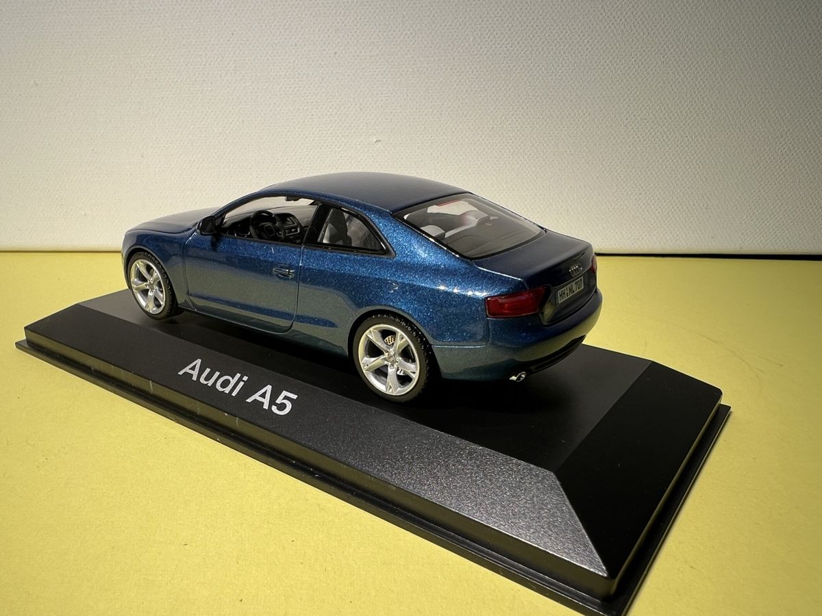 Schuco Modellini d'auto: Audi A5 Schuco Händlermodell 1/43 – Nuovo e nell'imballaggio originale da Weinfelden venduto da Kammerflimmern 2