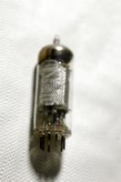 Röhre / Tube / Vacuum-Tube MULLARD EBF89 / EBF 89 aus UK