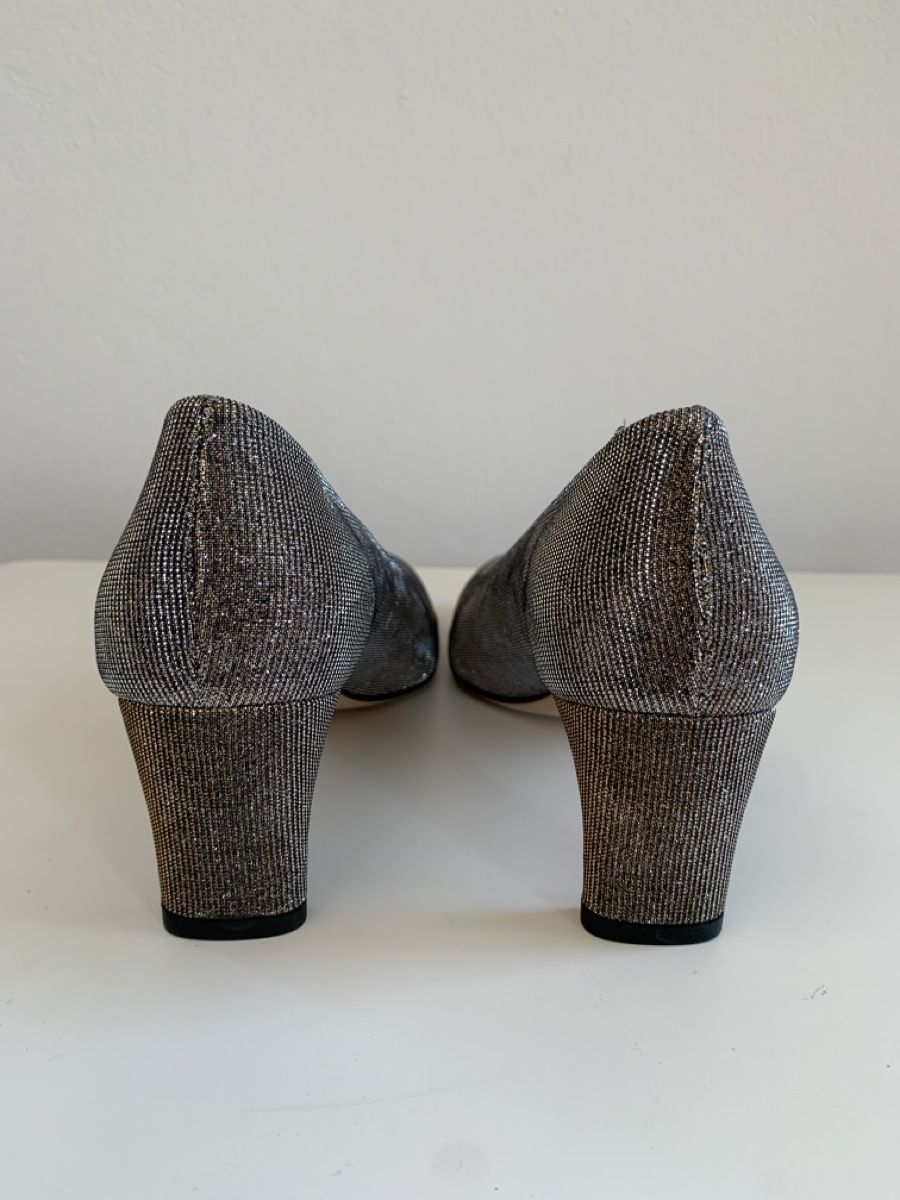 Stuart Weitzman Scarpe da donna: Stuart Weitzman: Chicer Pumps, Lurex, Glitzer, silbergrau 37 – Nuovo (secondo la descrizione) da Luzern venduto da designluzern 4