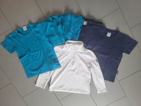 Rukka neue Fleecejacke plus 8 T-Shirts gr.110