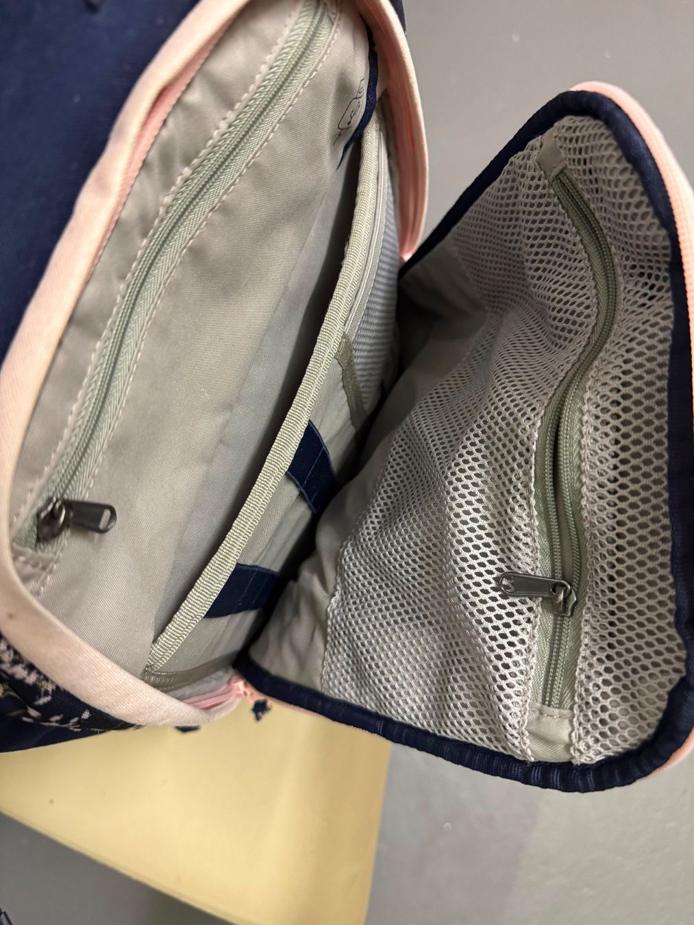 Borse & Zaini: Satch Schulrucksack – blau mit rosa Blumenmuster – Usato da Lostorf venduto da lac_g2ry 6