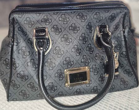 Sac à main Guess élégant, parfait pour toutes occasions