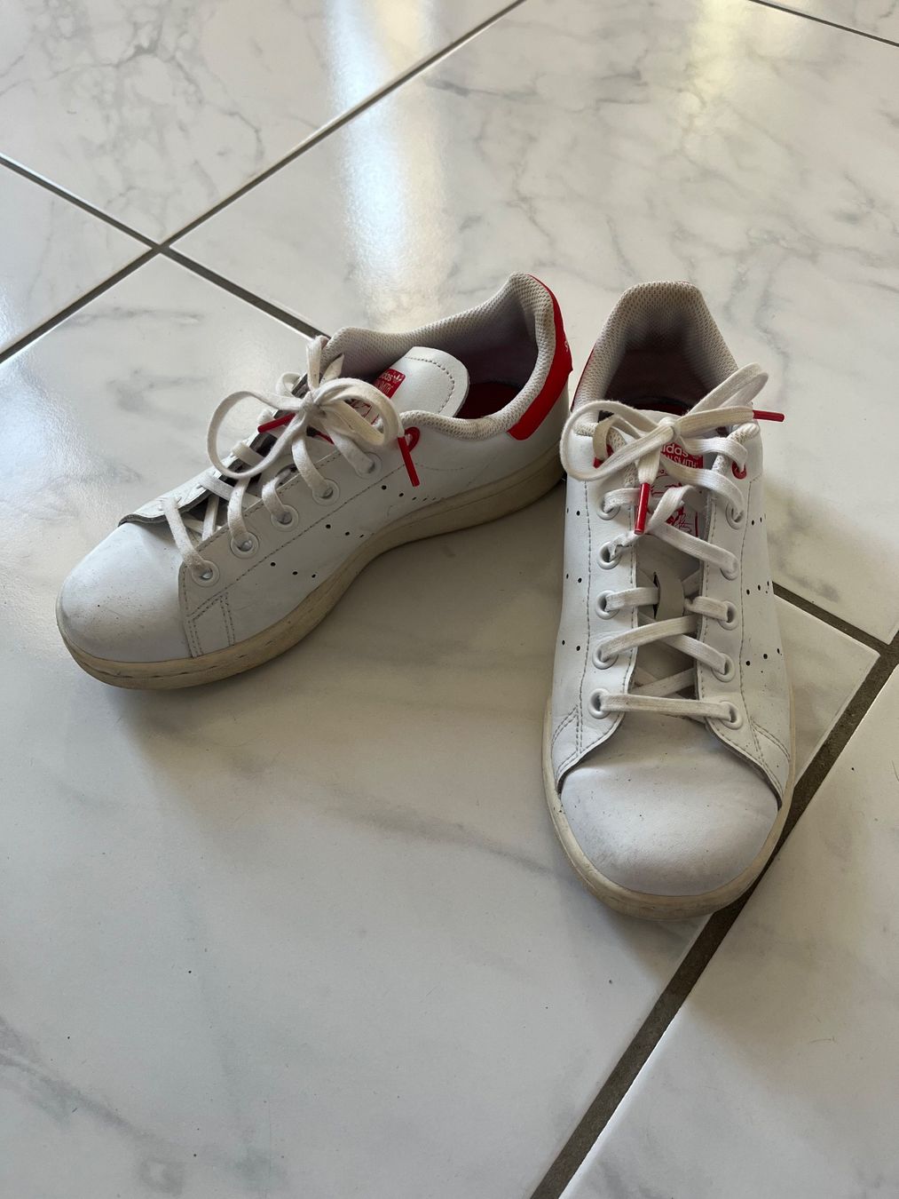 Scarpe da uomo: Adidas Sneaker rot weiss Grösse 36 – Usato da Tuggen venduto da Simone00000 1