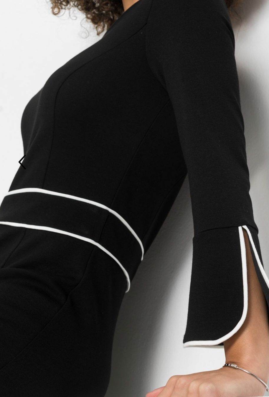 Kleider: Schwarzes Kleid mit weißen Linien. – Neu (gemäss Beschreibung) aus Wislikofen von Ana.Gomes 3