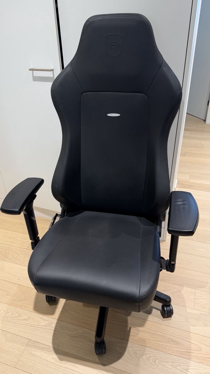 Noblechairs Sedie: Noblechair HERO - Black edition – Usato da Luzern venduto da EmmentalerOG