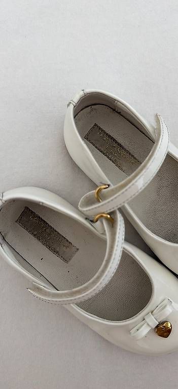 Scarpe per ragazze: Dolce Gabanna Mädchen Schuhe Gr. 22 – Usato da Roggwil venduto da est_r5x7 1