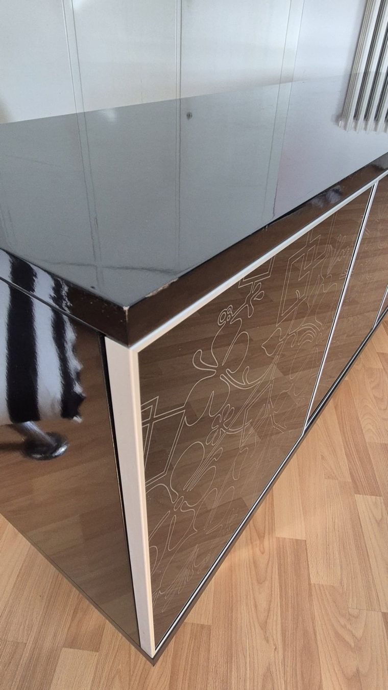 Pfister Credenze: Sideboard Ambiente, 4 Türen, Glas schwarz gemustert – Usato da Olten venduto da Pitschli 4