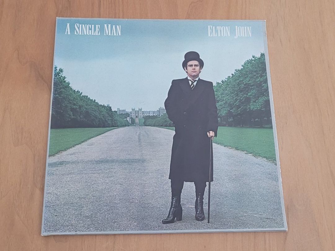 Dischi in vinile: LP  Elton John – Usato da Martigny venduto da MZ-67