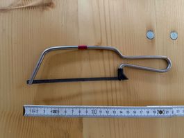 Metallsge Kleinsge mit Blatt guter Zustand