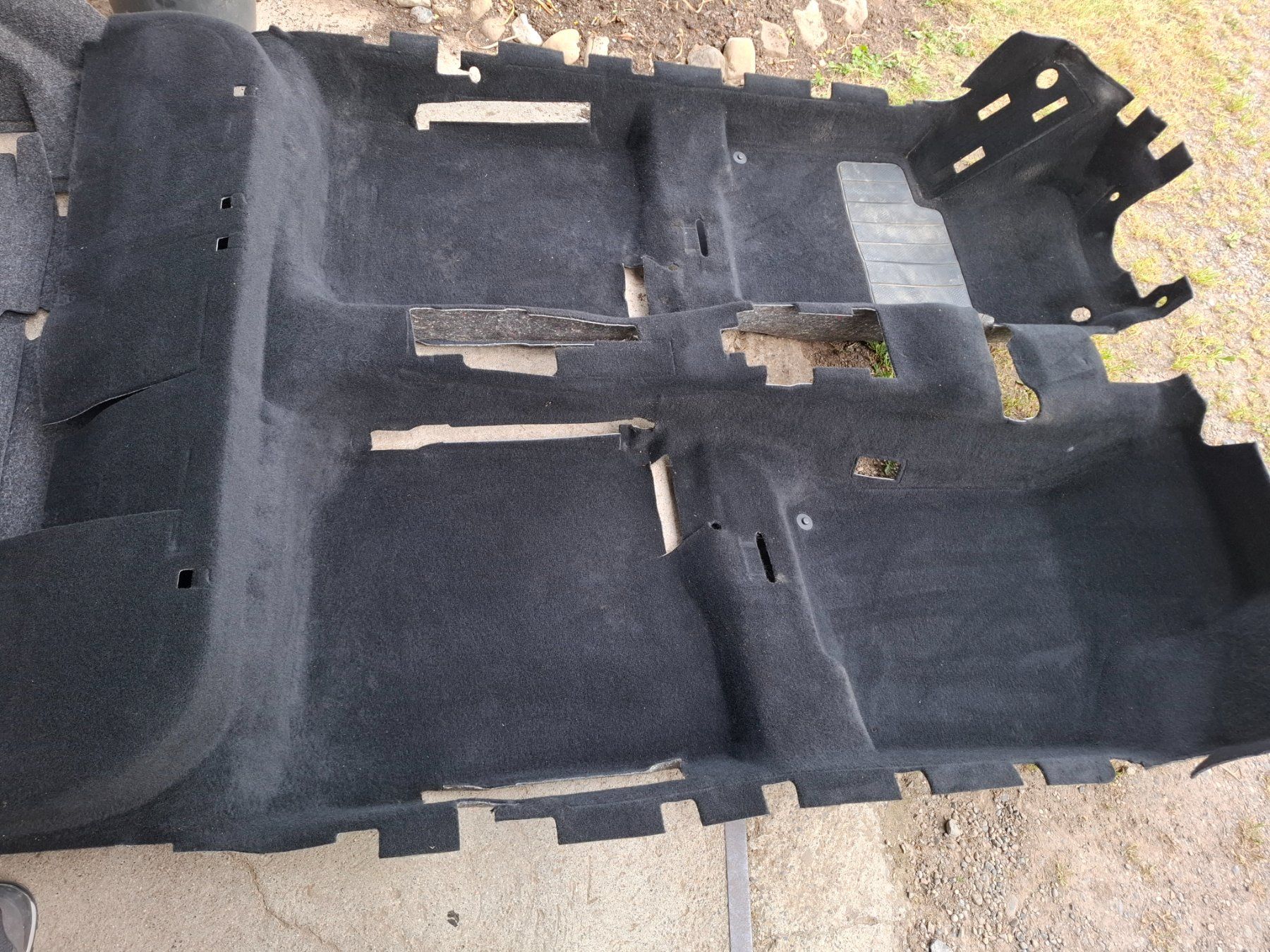 VW Tutti pezzi di ricambio auto: Golf IV Teppich – Usato da Uttigen venduto da fourstrokeforce 3