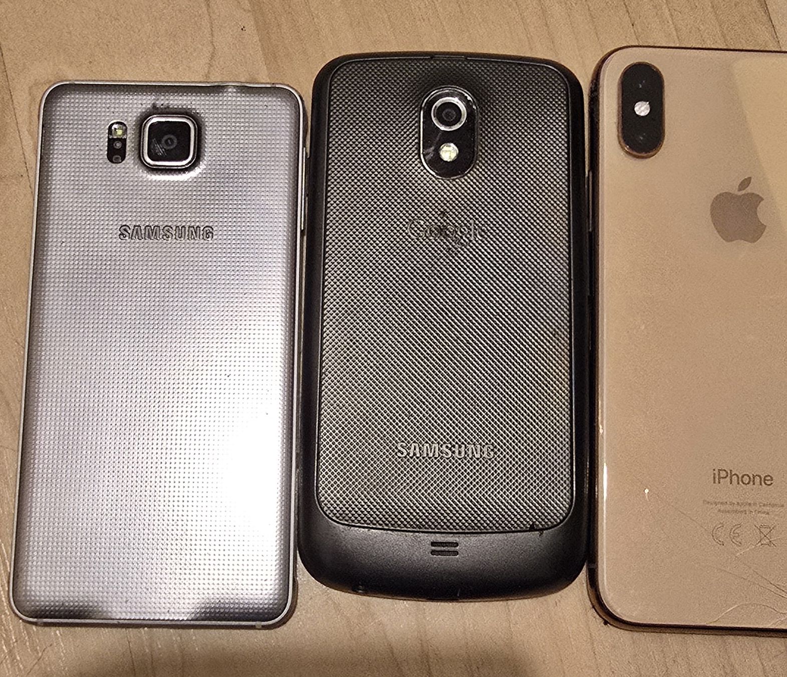 Apple Telefoni cellulari / Smartphones: Used Smartphones Samsung iPhone Lot Broken Condition – Difettoso da Studen BE venduto da tha_dhp8 8