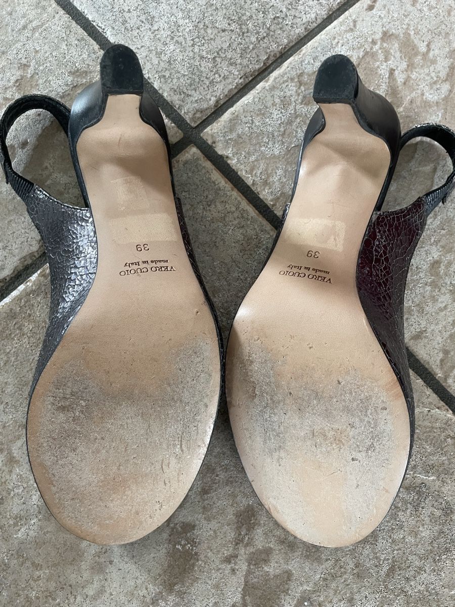 Scarpe da donna: Peeptoe Pump, echtes Leder, Grösse 39 – Usato da Hausen AG venduto da Future4me 4