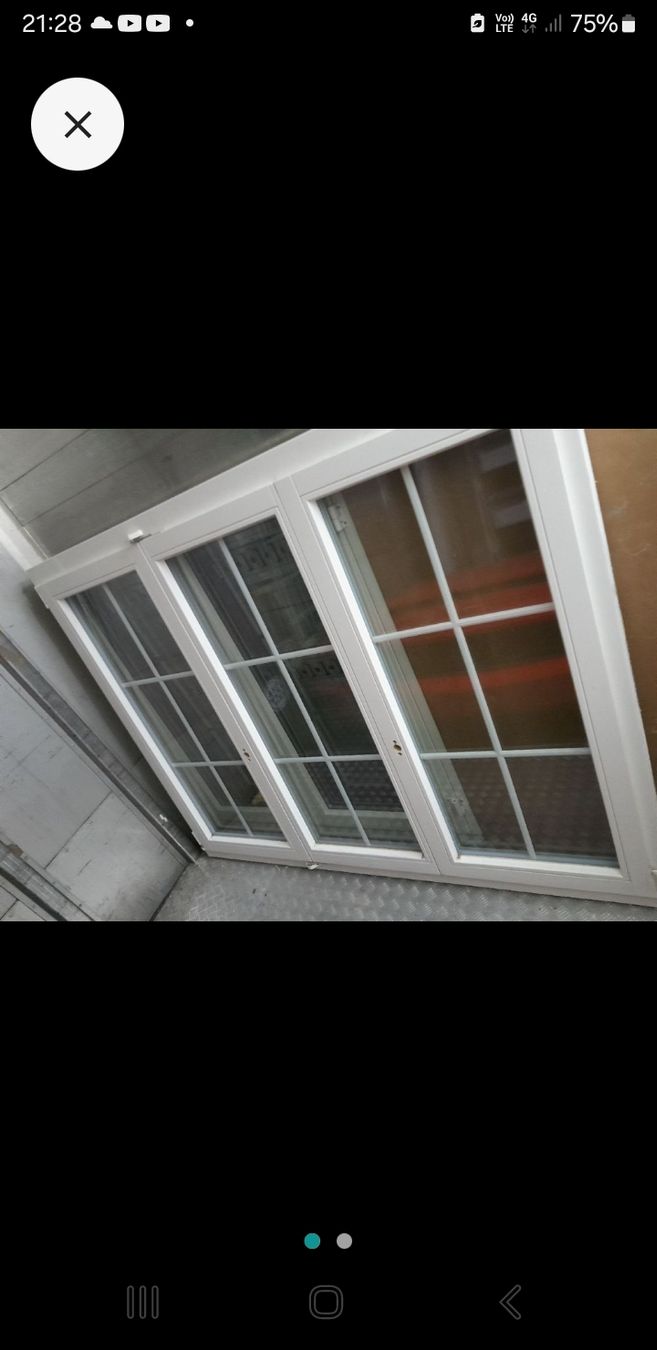 Fenêtres: Fenster – D'occasion à Marbach LU par san_8kt5
