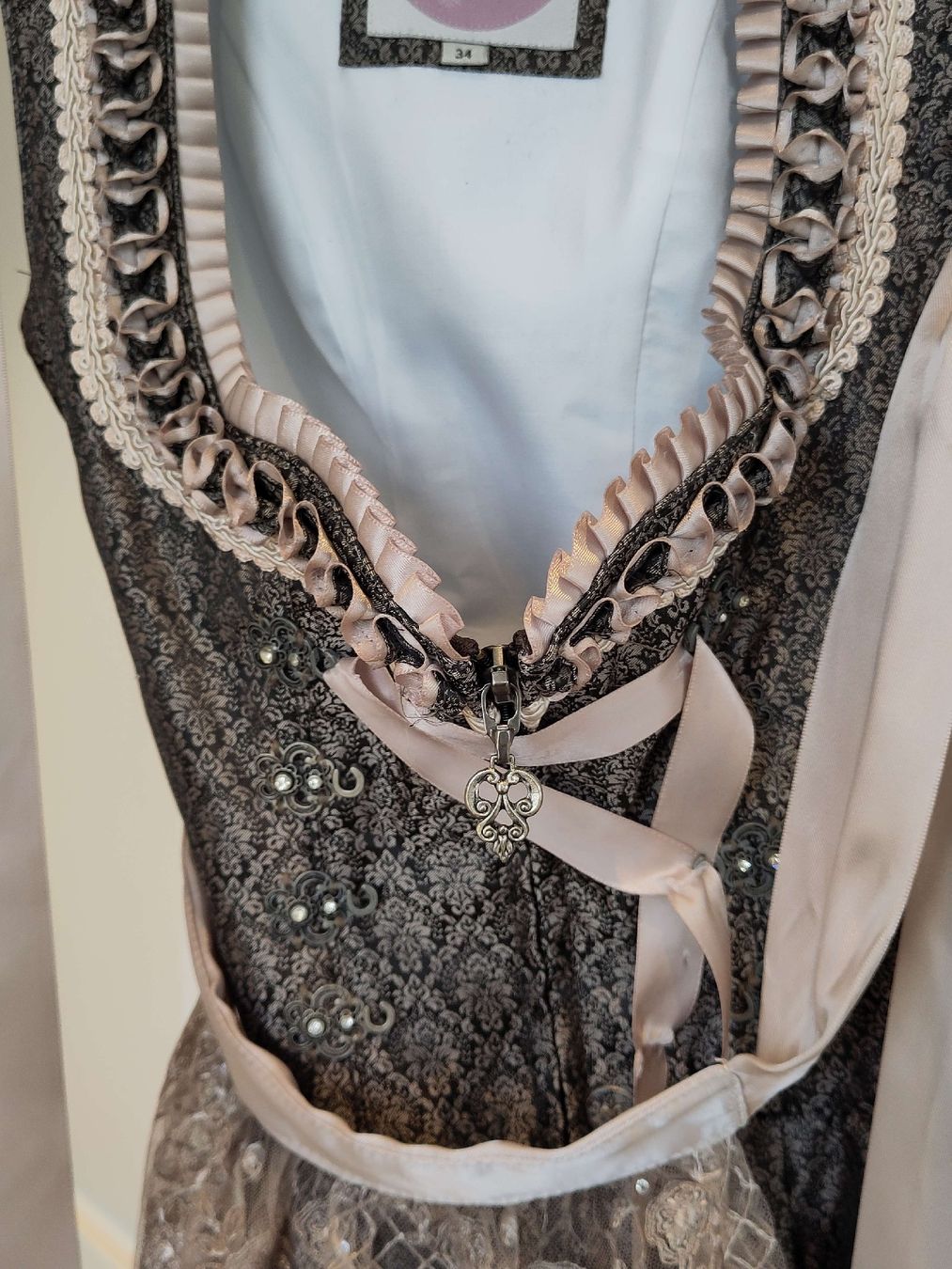 Vestiti: Dirndl in Grösse 34 - Top Zustand! – Nuovo (secondo la descrizione) da Lengnau AG venduto da Free_J