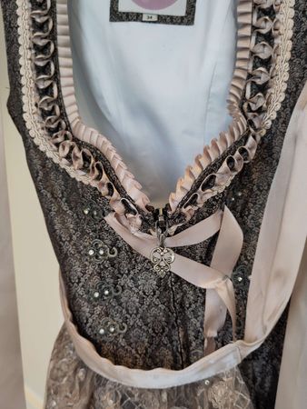 Dirndl in Grösse 34 - Top Zustand!