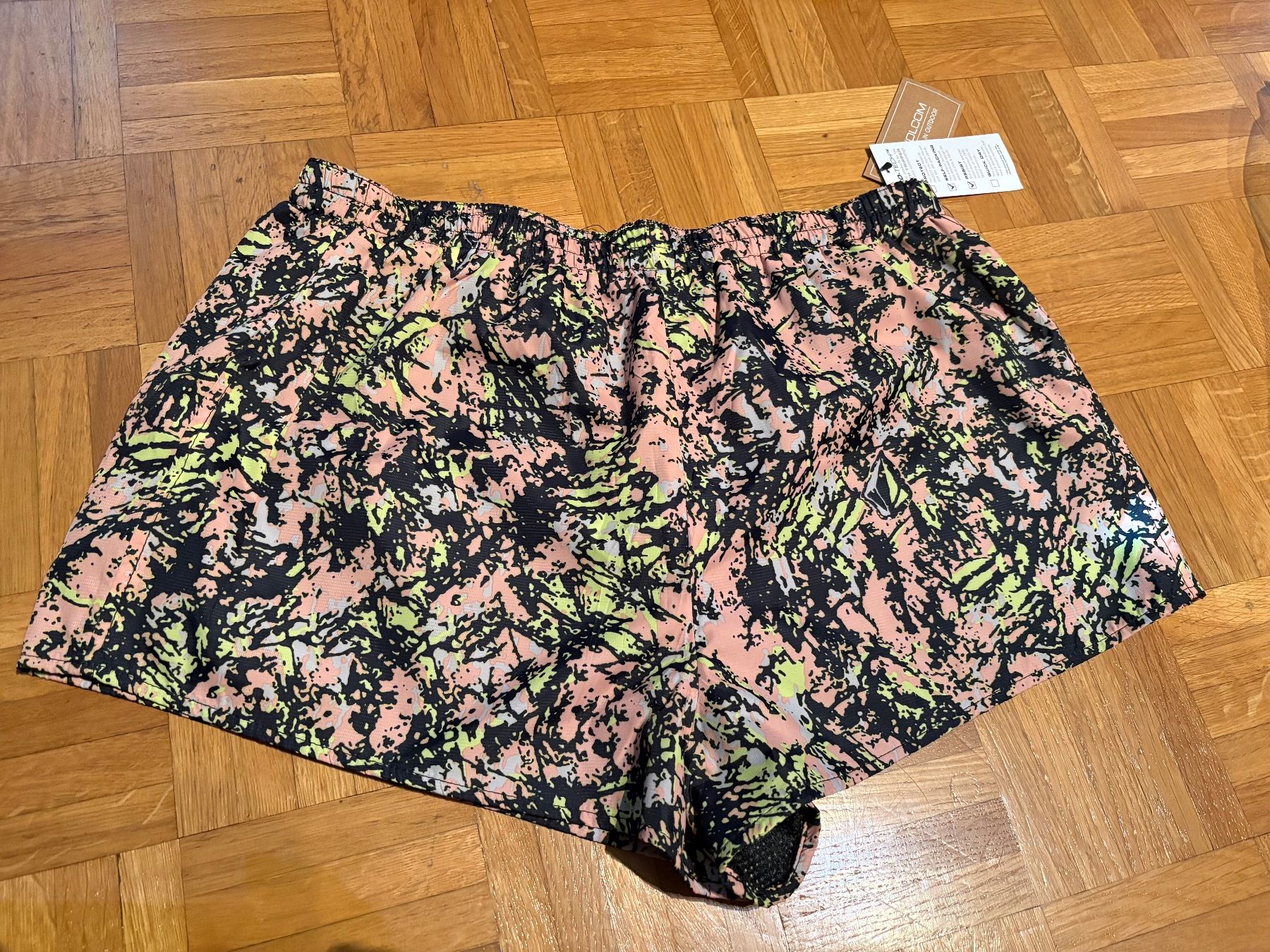 Volcom Pantaloni: Volcom WIND IT UP RUNNER Damen Hose Gr.M – Nuovo e nell'imballaggio originale da Genève venduto da sunandwind 1
