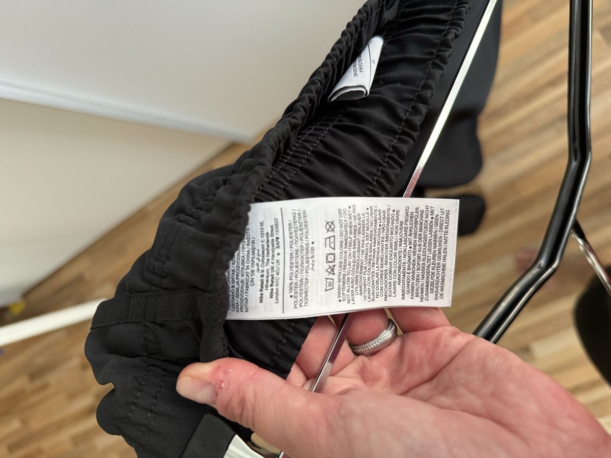 Nike Pantaloni: Nike Sporthosen – Usato da Buchs AG venduto da MiWeFe17 5