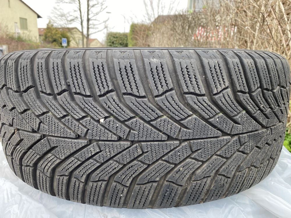 Kumho Winterreifen 245/45 R18 100V | Kaufen auf Ricardo