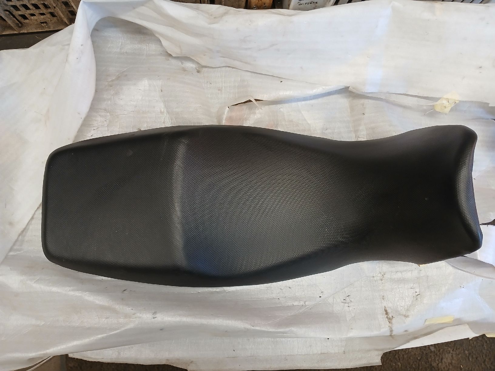 Yamaha Tutti i ricambio per moto: Yamaha TDM 850 4tx selle, siège, sattel – Usato da Fey venduto da lobanovski1 1