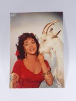 Vintage Postkarte / AK - Gina Lollobrigida mit Autogram?