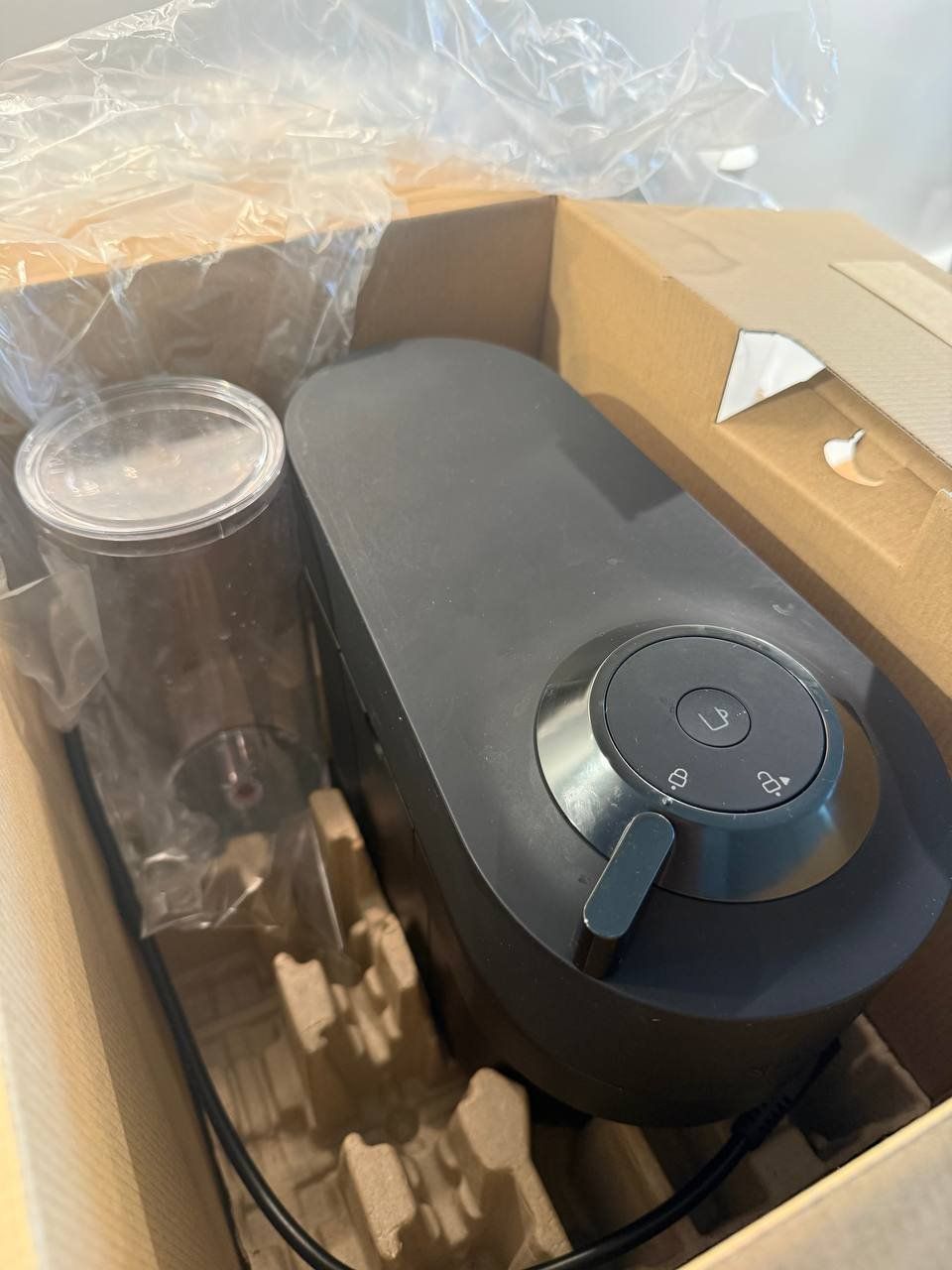 Nespresso Macchine per caffè & Macchine per espresso: Nespresso Vertuo Pop + capsules – Usato da Horgen venduto da khe_vq7l 1
