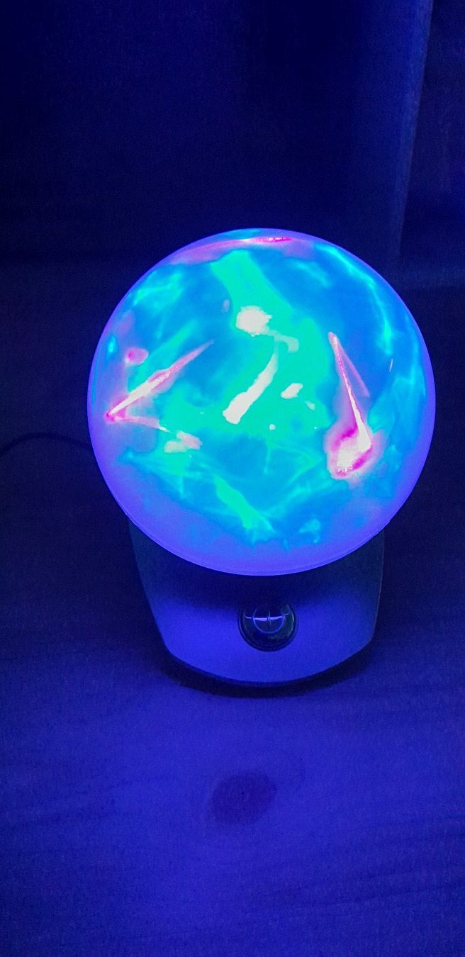 Lampade: Tisch-Lampe Laser kugel mit versch. Farben – Usato da Gansingen venduto da Lisa-Jane