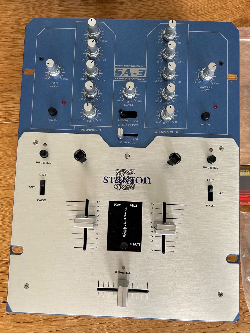 Console di mixaggio: Stanton SA-3 DJ Mixer – Usato da Jona venduto da rappi-jona