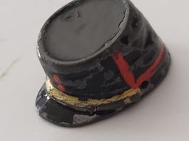 antiker miniatur Helm Militär