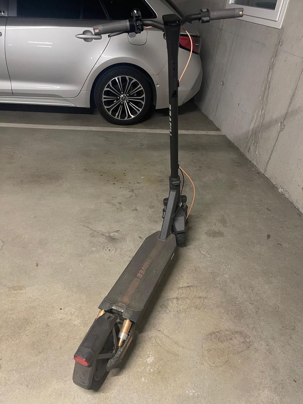 Kickboard: Monopattino elettrico / e-scooter NAVEE – D'occasion à Stabio par nin_syk6 1