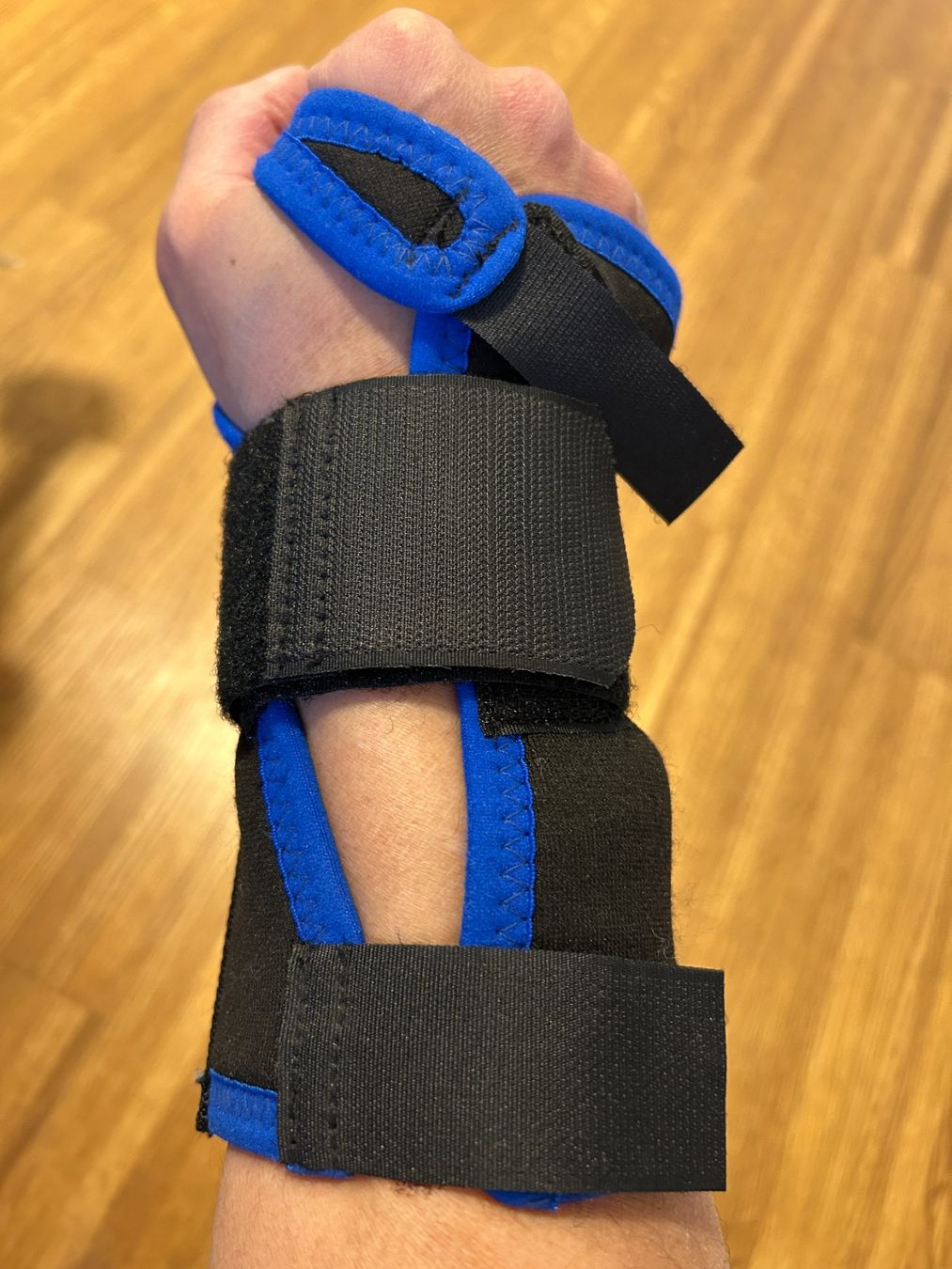 Guanti & manicotti: Stützender Handgelenk-Handschuh "DeRoyal" (Gr M) – Usato da Küsnacht ZH venduto da filo_fila8700 3