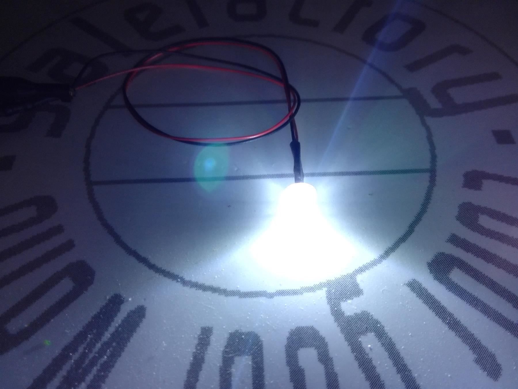 Componenti elettronici: Flachkopf-LED 5mm verkabelt 12V DC, cool – Nuovo (secondo la descrizione) da Luzern venduto da Salefactory 3