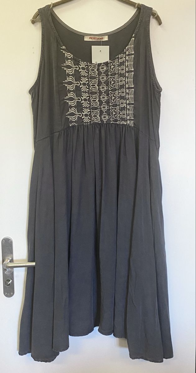 Vestiti: PRIVATSACHEN MAXIKLEID DUNKELGRAU/BLAU 44 – Usato da Büron venduto da Coerner