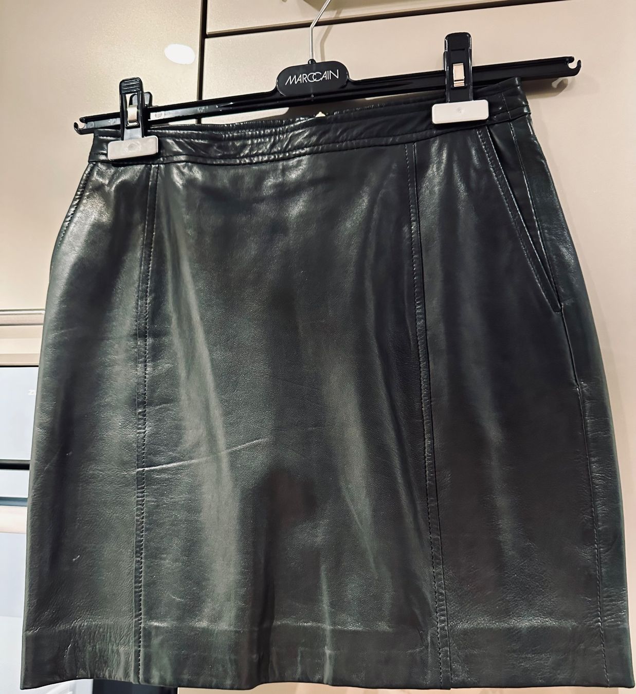 Massimo Dutti Gonne: Schafslederrock Massimo Dutti (neu) – Nuovo (secondo la descrizione) da Fällanden venduto da Pilli91