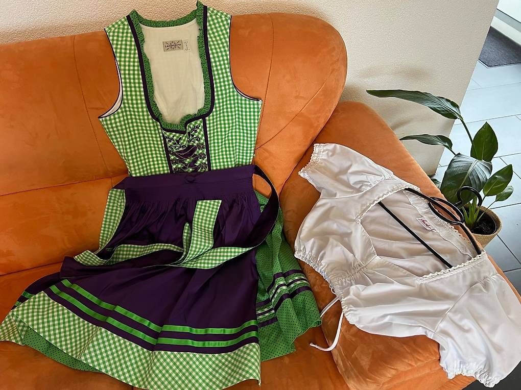 Kleider: Dirndl mit Bluse – Gebraucht aus Gelterfingen von myr_bgf6 1
