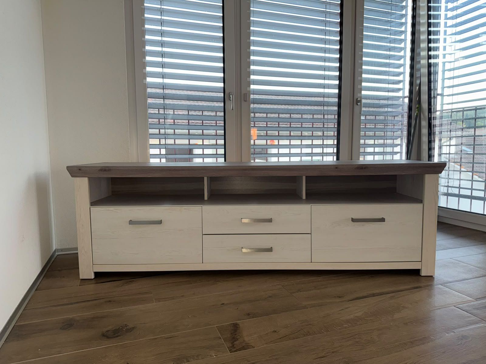 Pfister Meubles TV: TV Möbel aus Massivholz 5 Jährig, NP. 650.- – D'occasion à Dübendorf par dva_2s6m 2