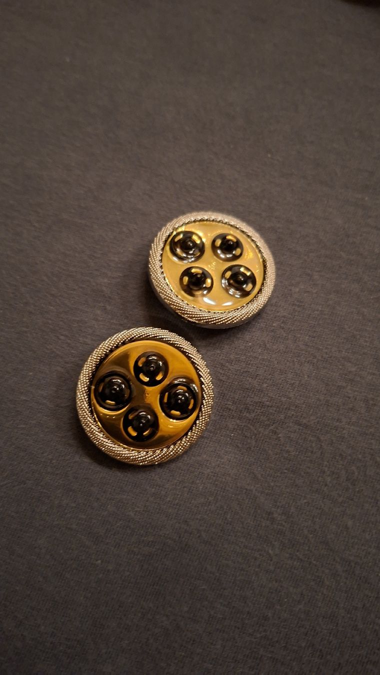 Knöpfe: 2 Knöpfe, Durchmesser ca. 3 cm – Neu (gemäss Beschreibung) aus Sargans von blauberg