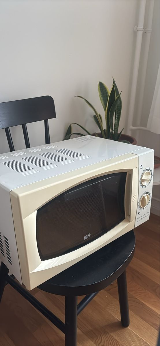 Forni: Microwave – Usato da Zürich venduto da evaa10