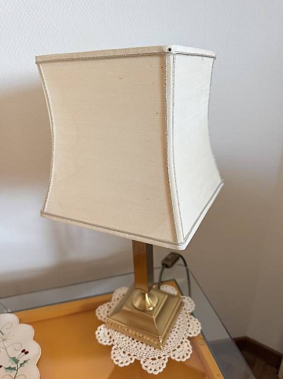 Lampade: Lampe – Usato da Plan-les-Ouates venduto da val_c6z7