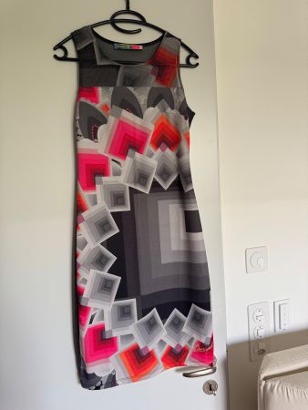 Desigual Etuikleid grau, Grösse XS