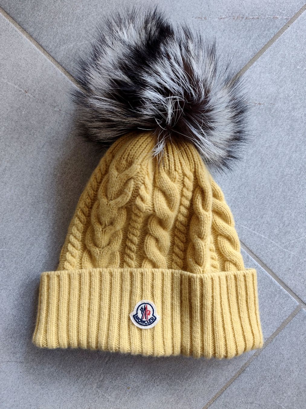 Moncler Copricapi, berretti & cappellini: Moncler Bonnet – Nuovo (secondo la descrizione) da Martigny venduto da Seuph-g23