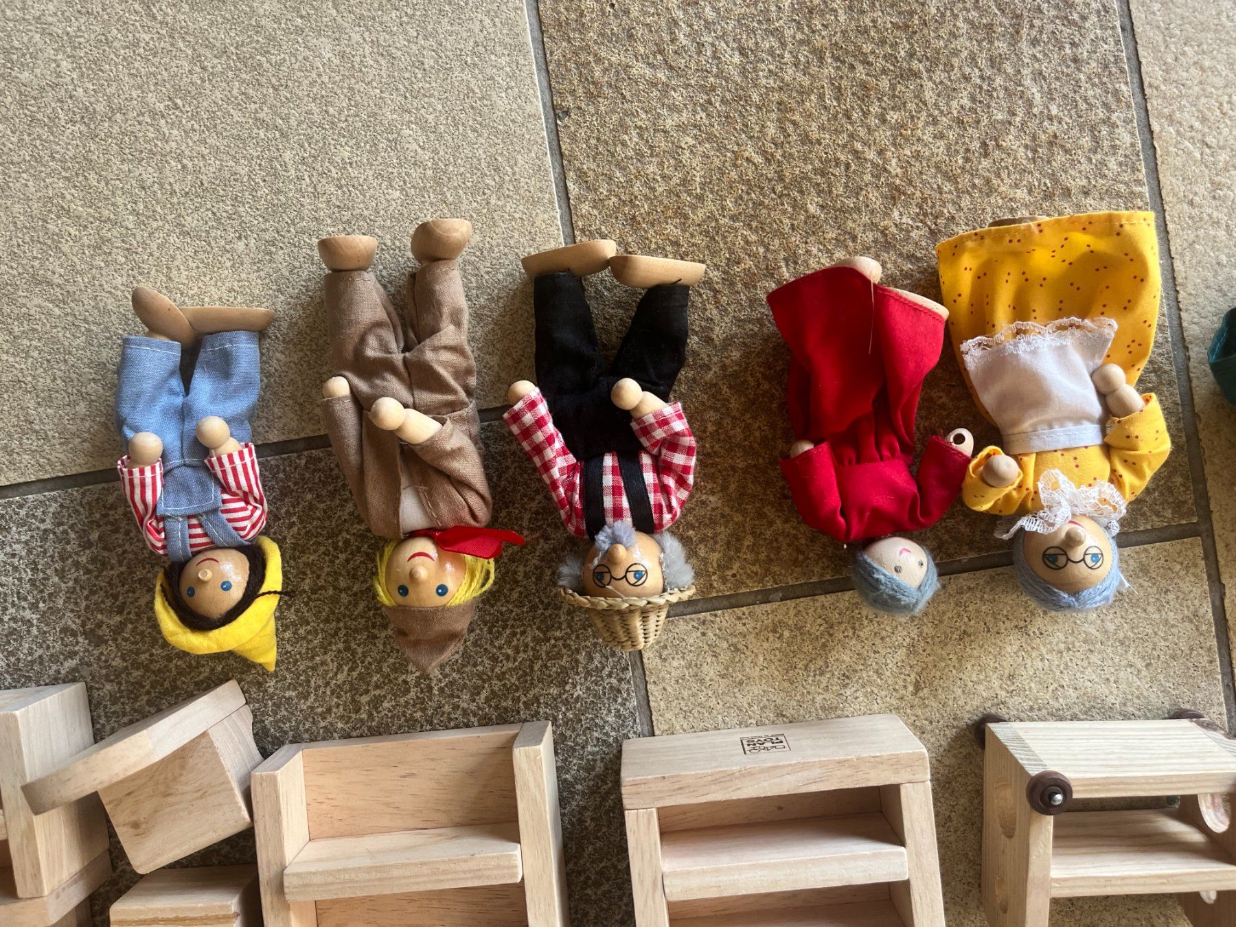 Giocattoli: Holziges Spielhaus – Usato da Thierachern venduto da lou_8l2x 5