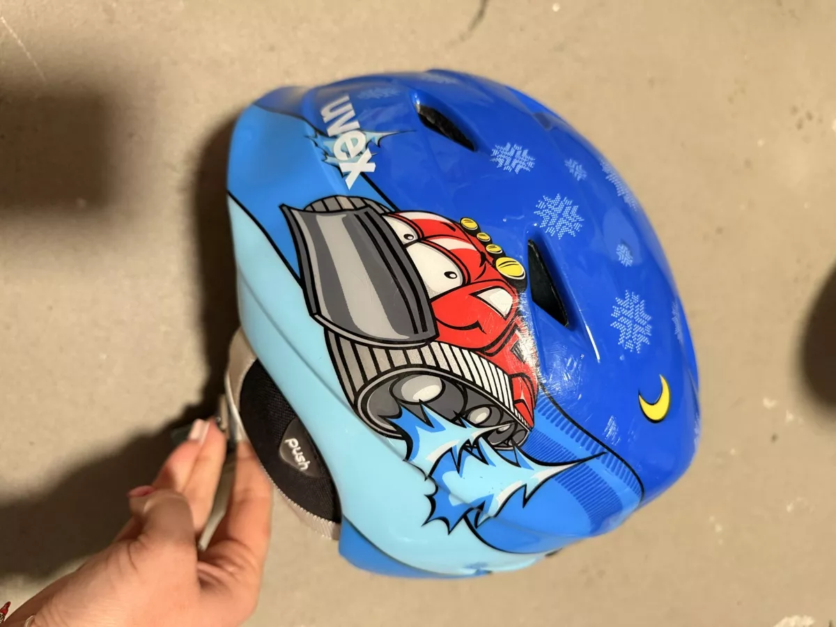 Skis: Uvex Skihelm – Gebraucht aus niederhasli von Italiana07